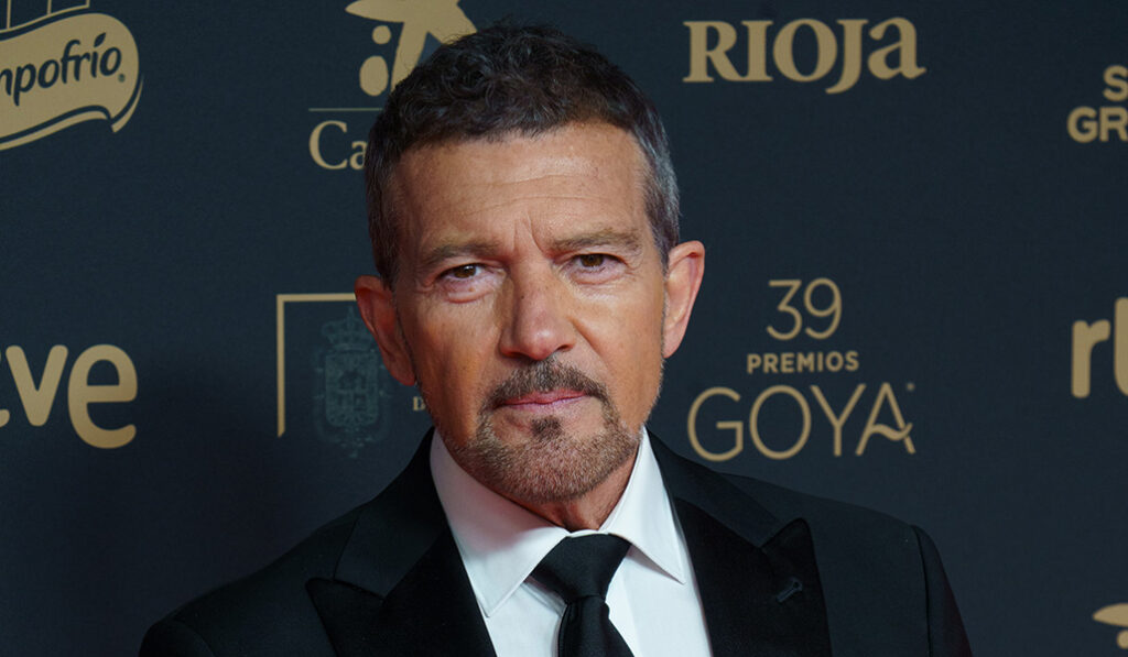 Antonio Banderas en la alfombra roja de los Premios Goya de 2025