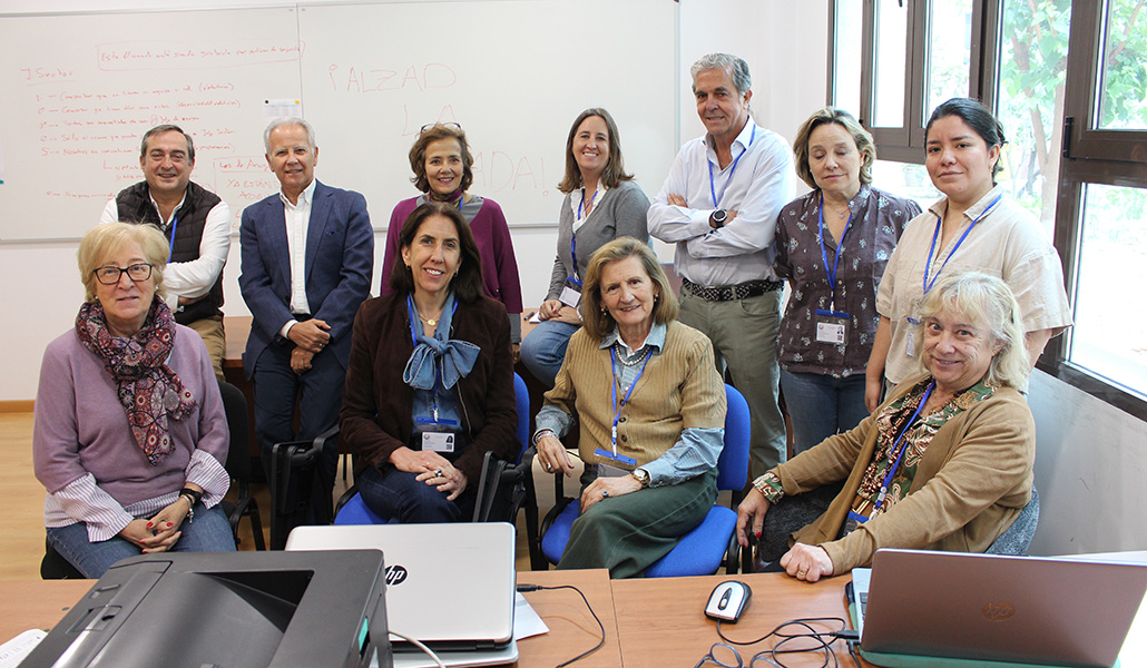 Grupo en la parroquia de San Juan de la Cruz, el 'hub' de voluntarios.