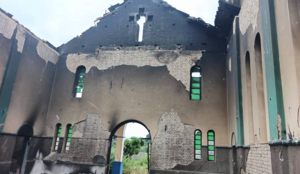 La iglesia destruida tras el ataque. Foto: Manos Unidas.