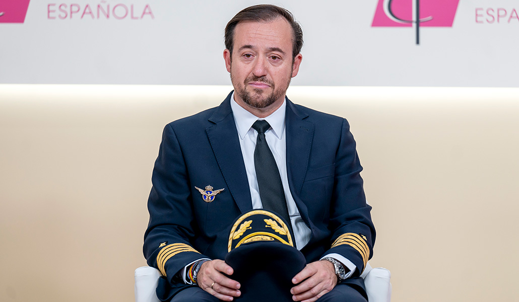 Pablo Martínez pilotará el avión que llevará al Papa a Barcelona.