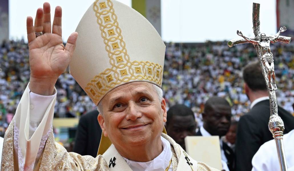 El Papa ya lució su nueva férula en su viaje a África. Foto: CNS.