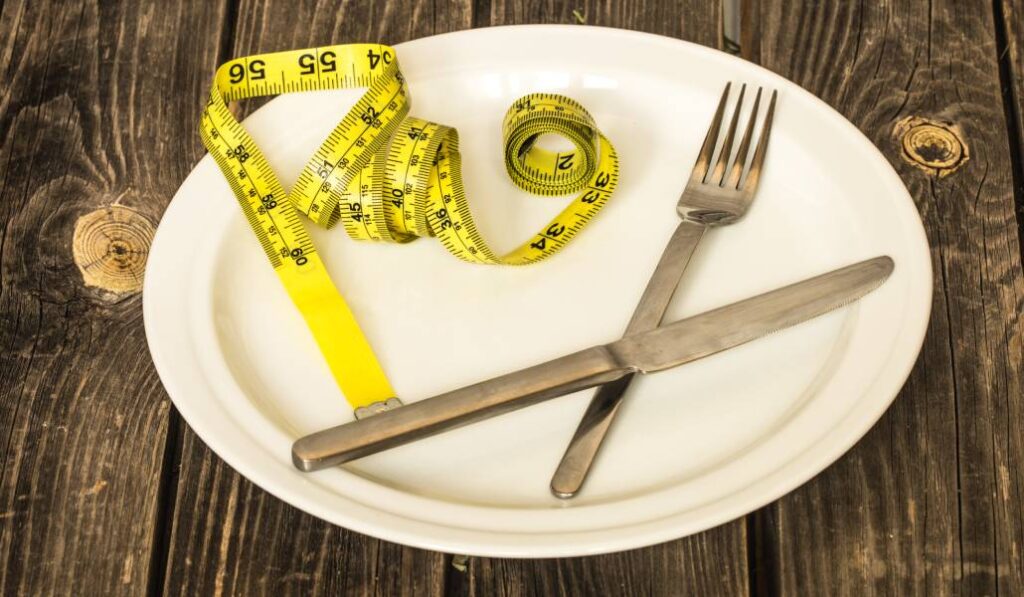 La insatisfacción corporal «puede favorecer anorexia o bulimia». Foto: Magnific.