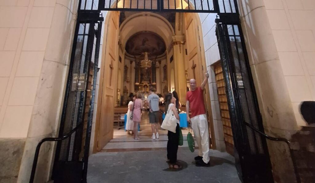 Los jóvenes de Anuncio evangelizan una vez al mes. Foto: Parroquia San Ildefonso.
