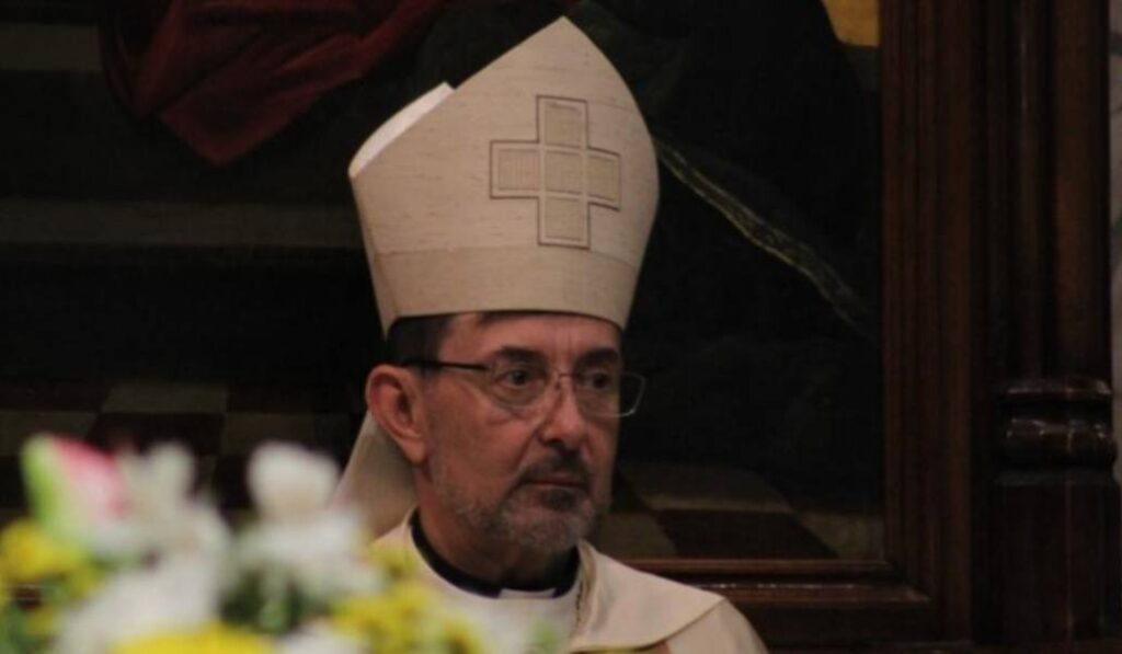 El cardenal en un momento del encuentro. Foto: Antonio Gómez.