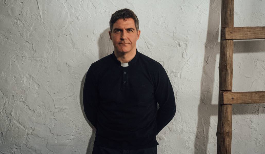 El sacerdote y compositor Jaime Salmoreno. Foto: Treintay3.