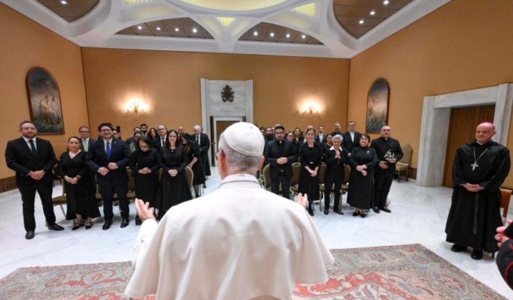 El Papa se dirige a los miembros de Ceprome. Foto: Vatican Media.