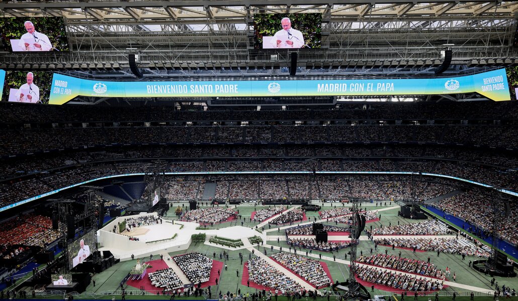 El Papa durante el encuentro con la comunidad diocesana de Madrid. Foto: OSV News photo/Alejandro Martinez Velezi, Reuters.