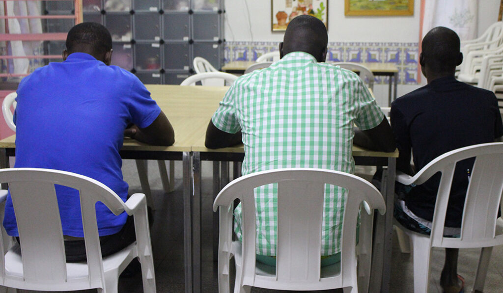 Tres migrantes acogidos por la Mesa de la Hospitalidad en Santa Irene.