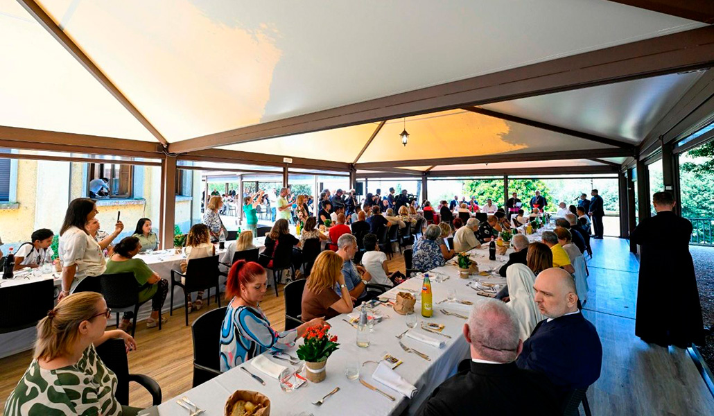 El almuerzo con el Papa y los pobres en Castel Gandolfo, el 17 de agosto de 2025.
