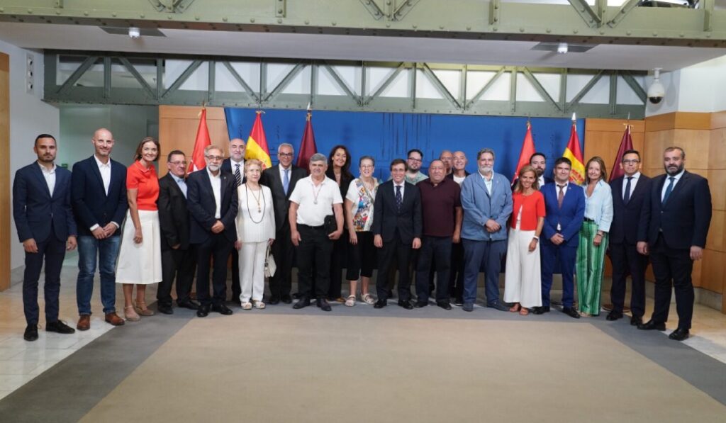 Encuentro de los representes de las cofradías con el alcalde de Madrid. Foto: Ayuntamiento de Madrid.