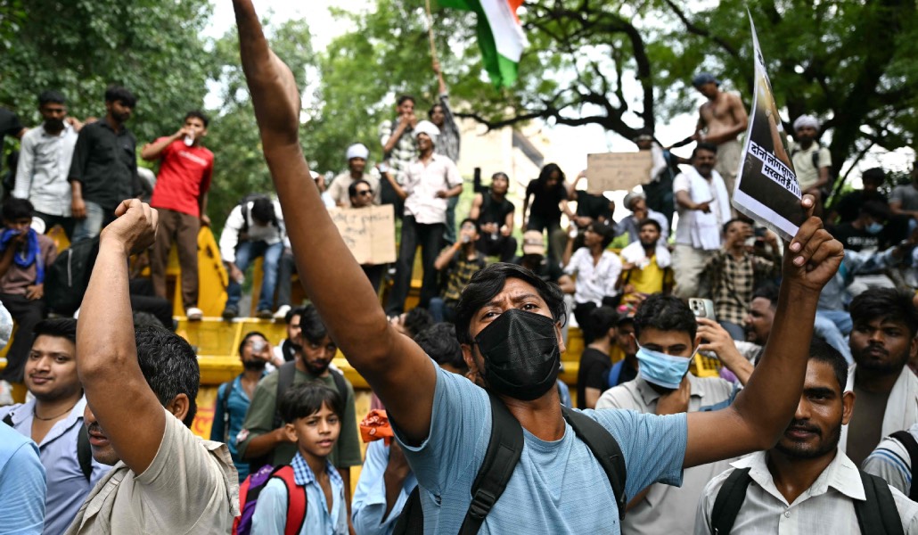 Imagen de las revueltas estudiantiles en Delhi. Foto: AFP.