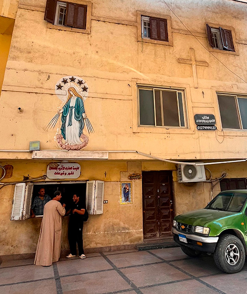 Mostorod. Aquí María lavó la ropa del Niño. Hay todo un barrio alrededor del templo.