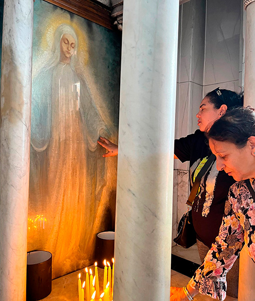 El icono de Santa María en el lugar de las apariciones de Zeitoun.