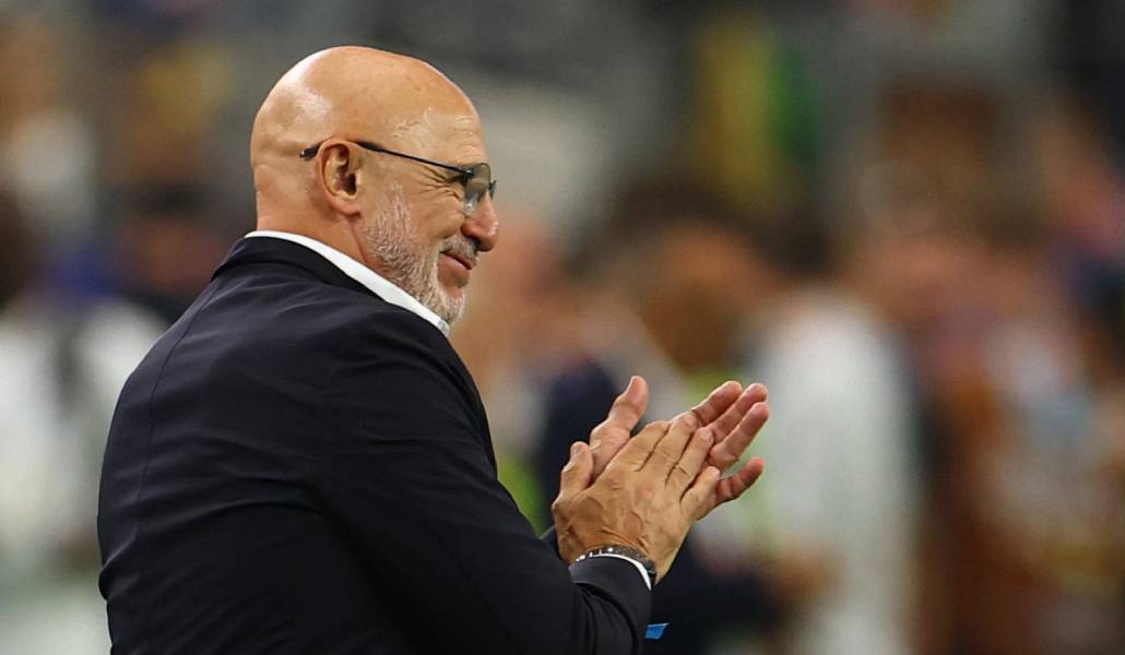 Luis de la Fuente celebra la victoria frente a Francia en las semifinales. Foto: OSV News / Reuters / Hannah McKay.