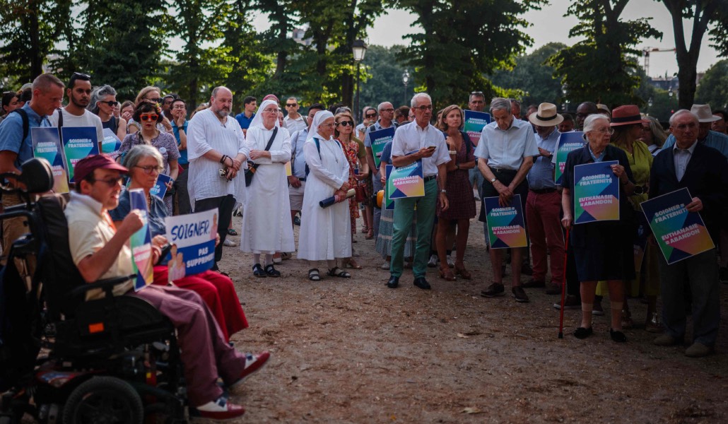 Protesta contra la ley que legaliza la eutanasia. Foto: AFP / Dimitar Dilkoff.