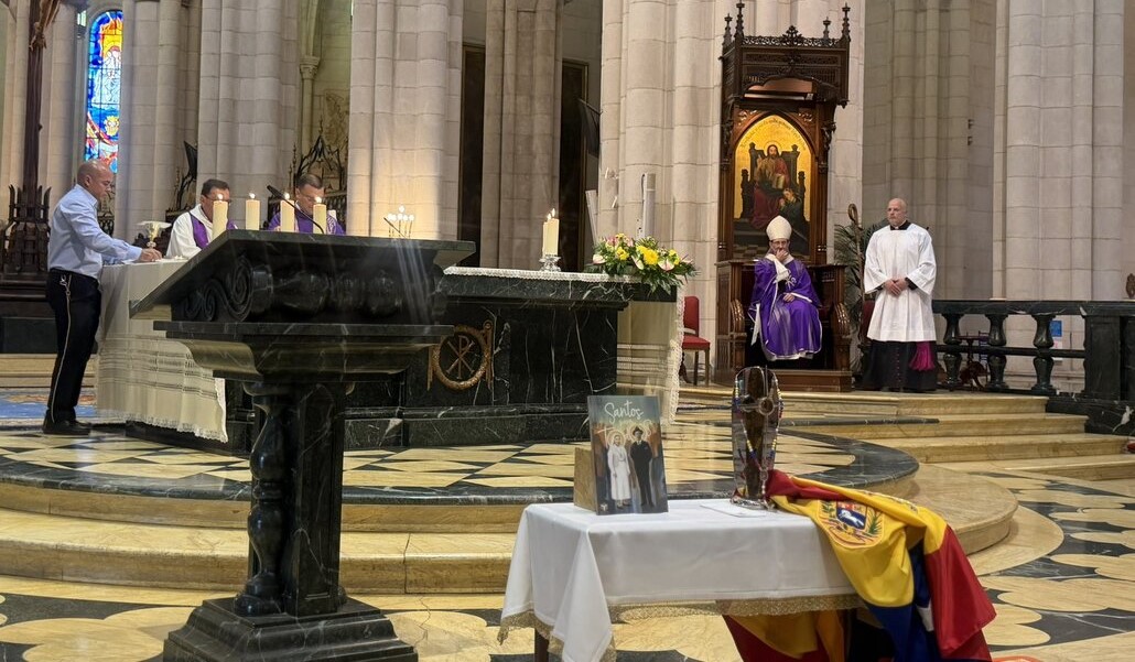 La Misa ha sido un signo de cercanía de la Iglesia madrileña hacia una comunidad especialmente presente en la diócesis