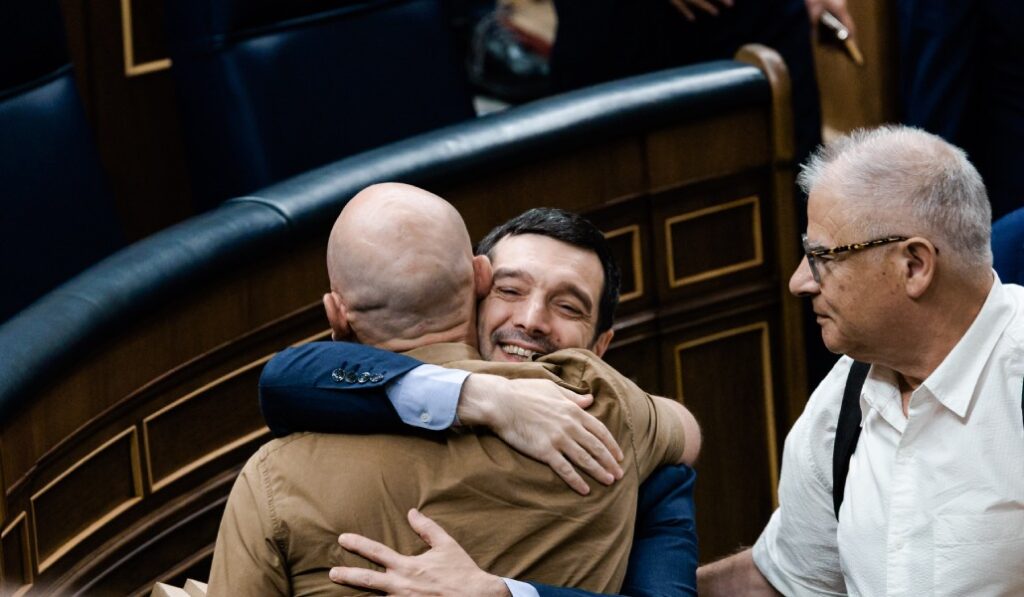 El ministro de Derechos Sociales, Consumo y Agenda 2030, Pablo Bustinduy, durante el pleno. Foto: EP / El ministro de Derechos Sociales, Consumo y Agenda 2030, Pablo Bustinduy.