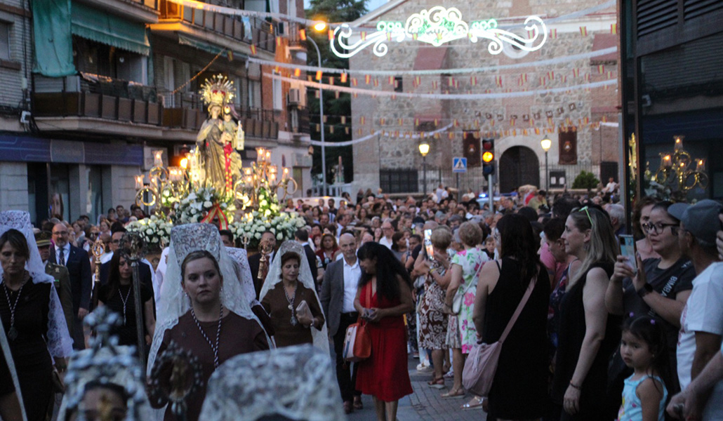 En San Andrés Apóstol se conservan las tradiciones populares de Villaverde antes de que se anexionara a Madrid.