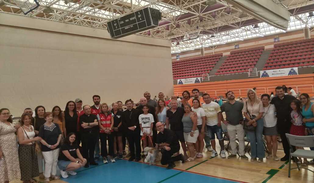Un momento de la visita de Cobo al polideportivo de Alcobendas. Foto: Archimadrid.