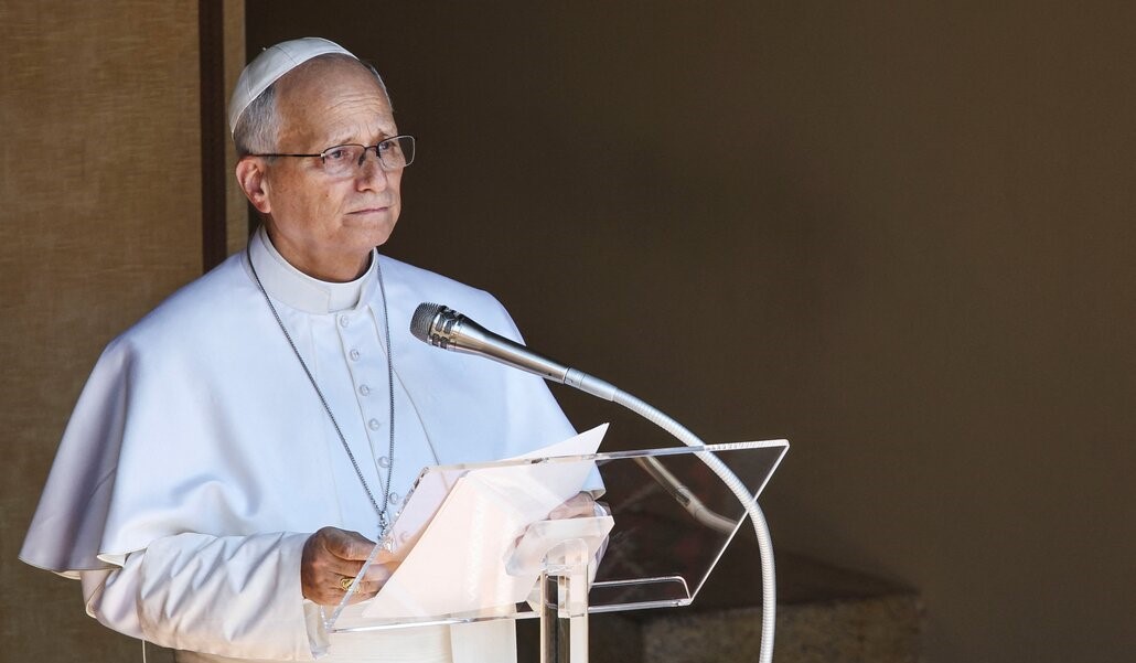 El Papa ha dirigido el rezo del ángelus desde Castel Gandolfo. Foto: OSV News photo/Francesco Fotia, Reuters