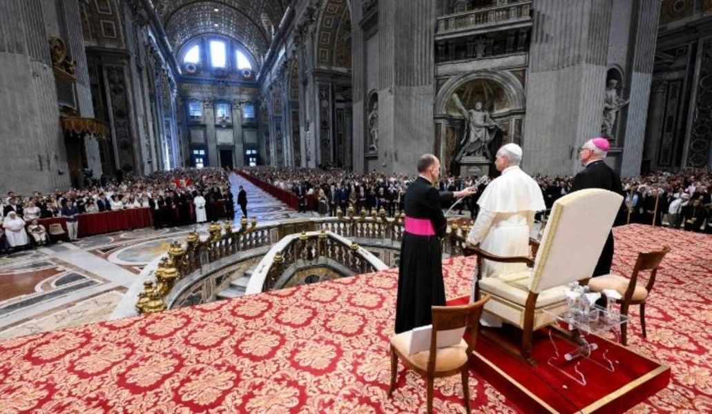 La catequesis semanal se ha vuelto a celebrar en la basílica de San Pedro. Foto: Vatican Media