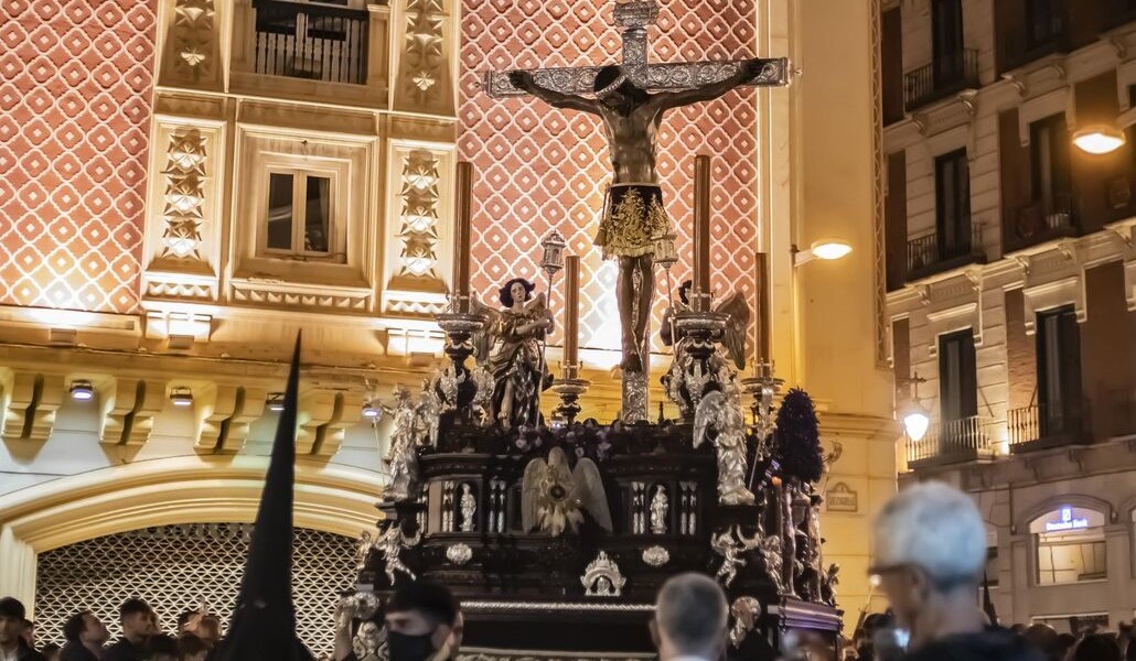 Como en Semana Santa, el Cristo procesionará por las calles granadinas para invocar su protección. Foto: Photographerssports