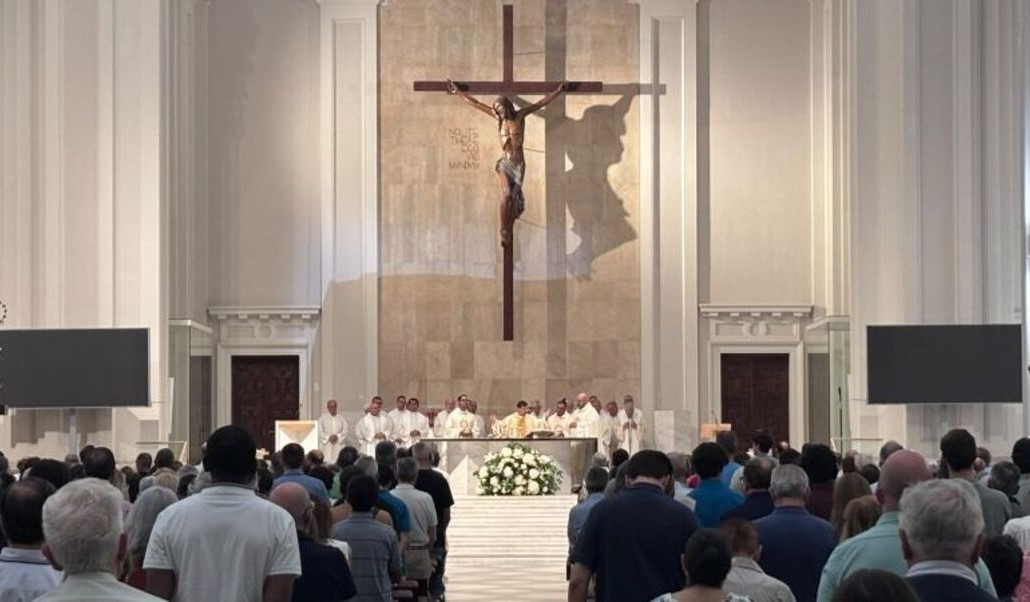 El cardenal arzobipo de Madrid preside la Misa por la fiesta de San Ignacio. Foto: Archidiócesis de Madrid