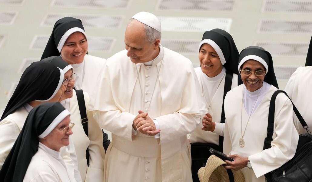En su videomensaje el Papa asegura que los miembros de la vida religiosa están llamados a ser expertos de sinodalidad. Foto: CNS photo/Lola Gomez
