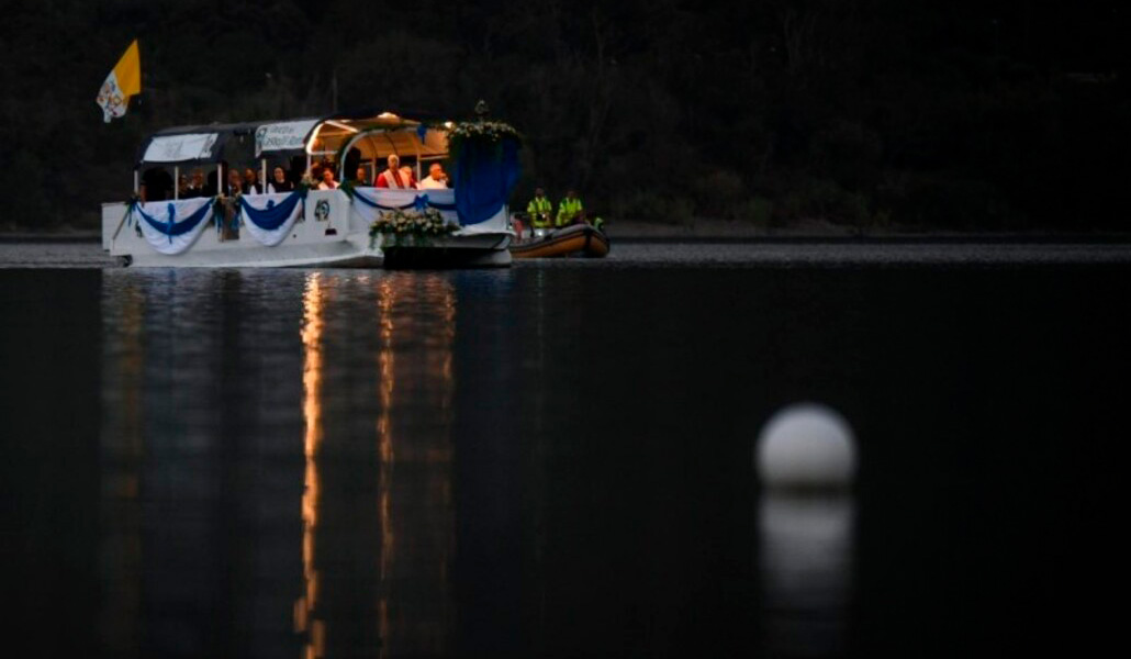 La embarcación ha navegado en el lago de Albano durante unos 25 minutos.