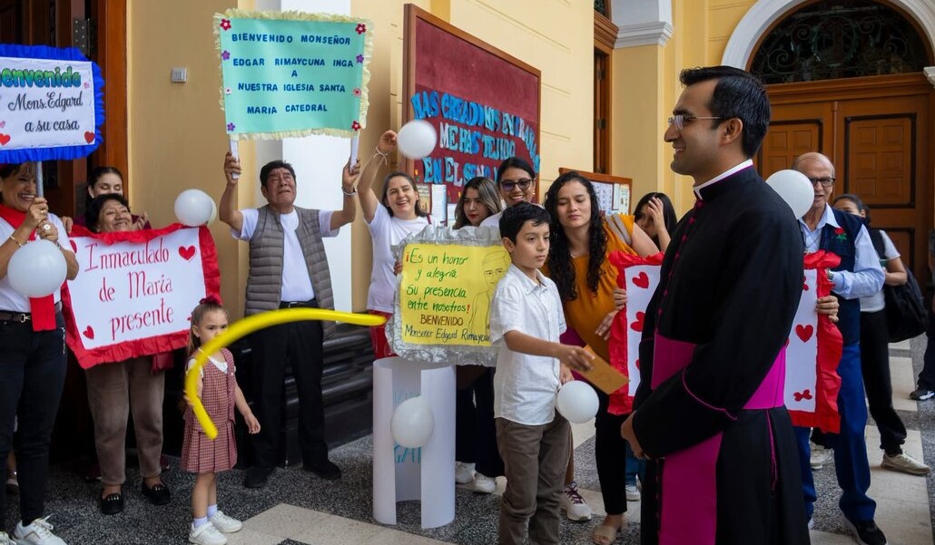 El secretario del Papa a su llegada a la catedral de Chiclayo. Foto: Redes sociales