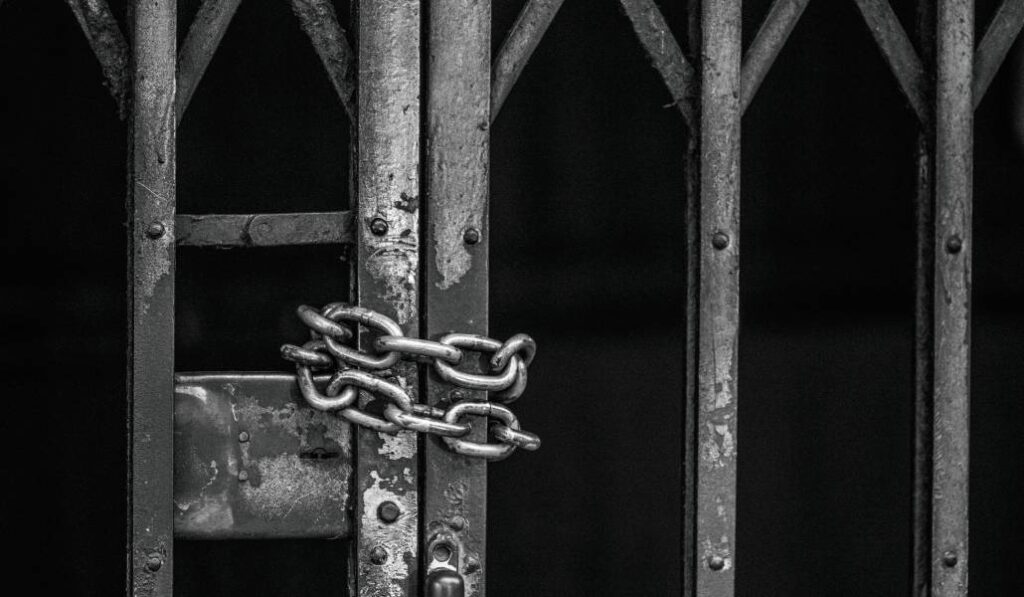 «Queremos mostrar que otra cárcel es posible desde la escucha, el acercamiento, la humanidad, la comprensión, la oportunidad y perdón», ha afirmado José María Carod. Foto: Rawpixel / Magnific.