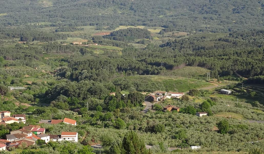 Paisaje en mosaico en Santibáñez el Alto (sierra de Gata, Cáceres).