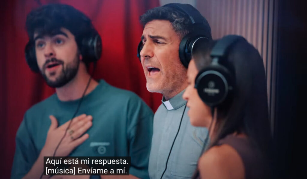Un momento de la grabación, en el videoclip. Foto: OMP / VIVAFE.