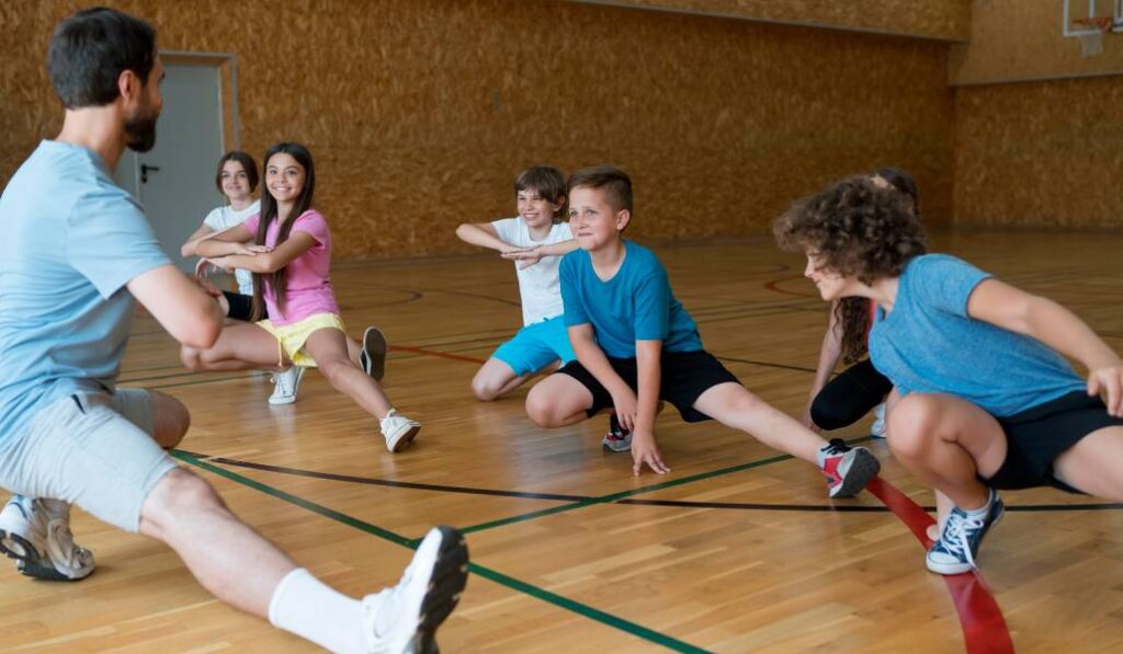González recomienda actividades deportivas en equipo y no demasiado competitivas. Foto: Freepik. 
