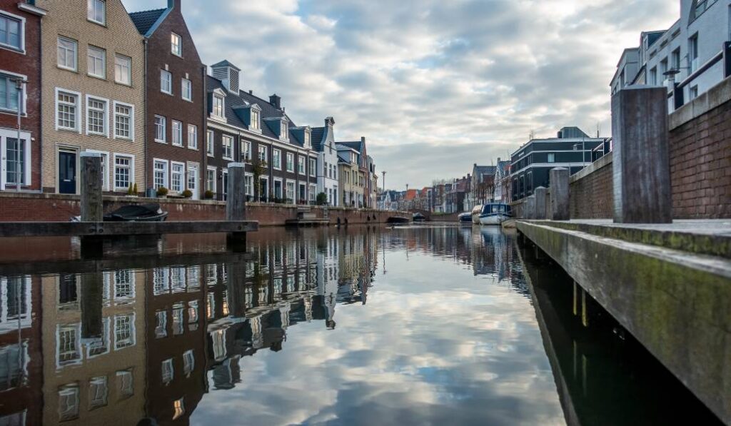 Países Bajos es, con Bélgica y Holanda. el único país donde se permite la eutanasia a menores. Foto: Magnific.