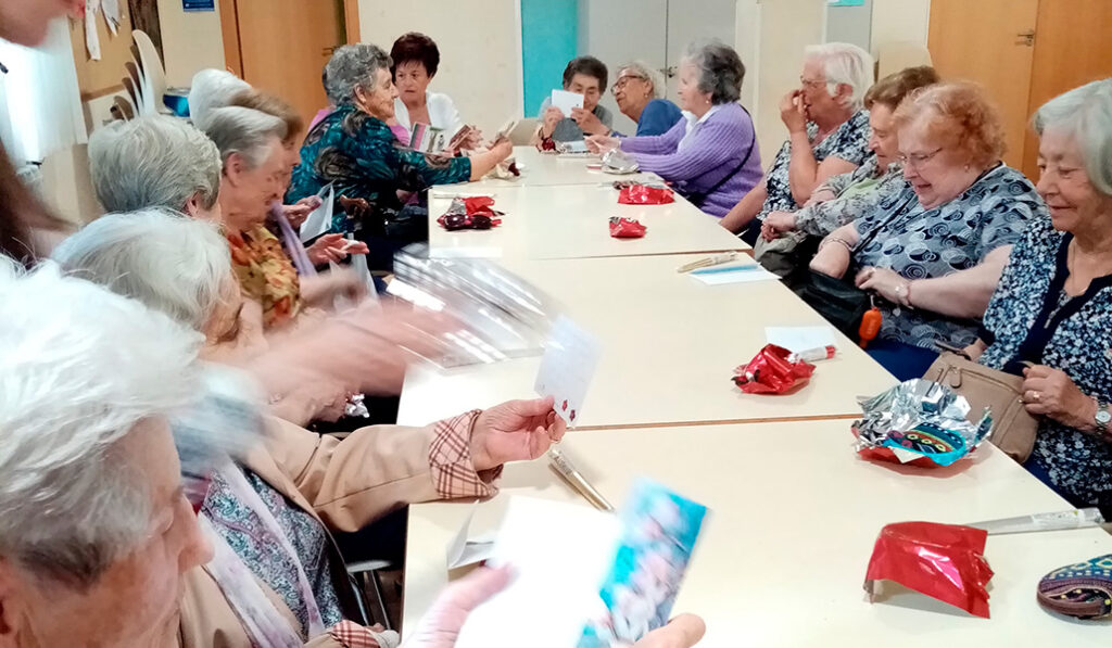 Una de las actividades del Centro Recreativo y Cultural de Cáritas situado en Nuestra Señora de Moratalaz.