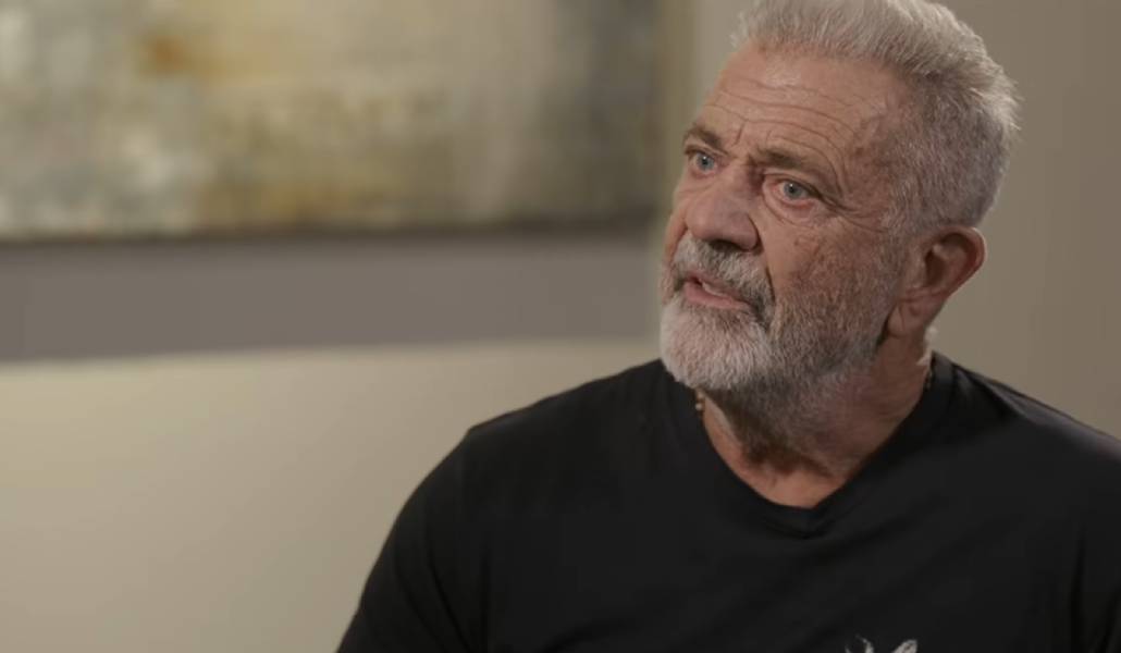Mel Gibson durante la entrevista. Foto: YouTube.
