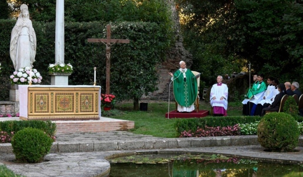 El Papa ha presidido la Misa en el Borgo Laudato si' en Castel Gandolfo. Foto: Vatican Media