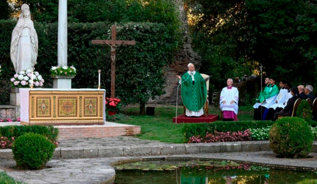 El Papa ha presidido la Misa en el Borgo Laudato si' en Castel Gandolfo.