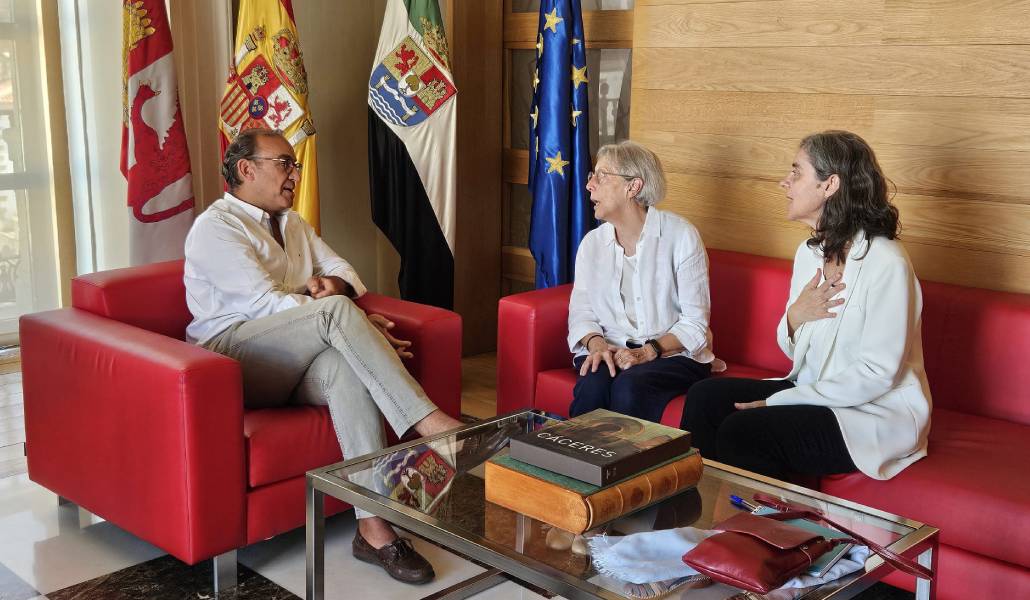 Las vedrunas se despidieron del alcalde de Cáceres.
