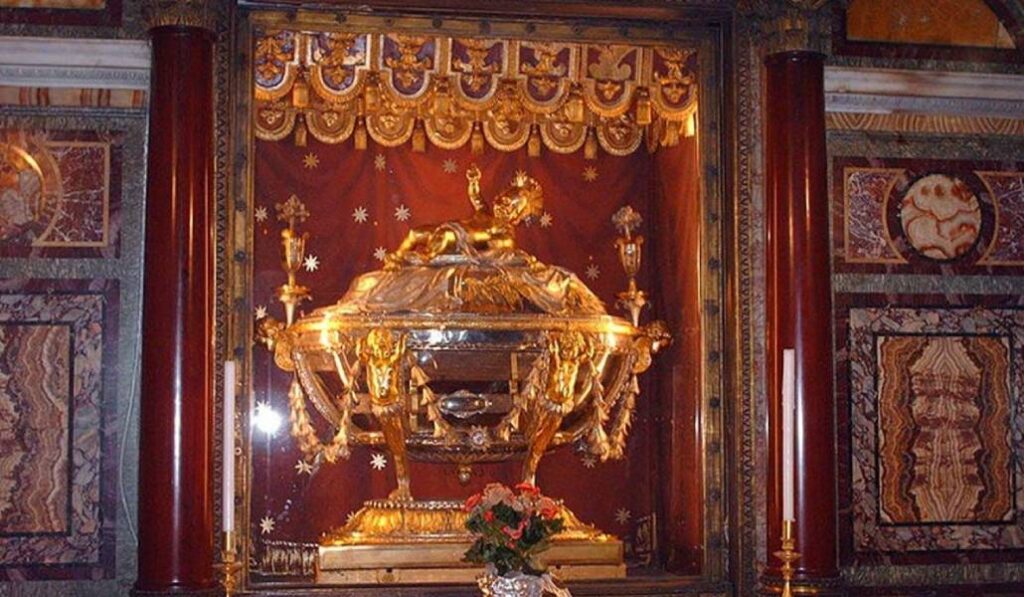 La reliquia en su emplazamiento habitual en Santa María la Mayor. Foto: Vatican News.