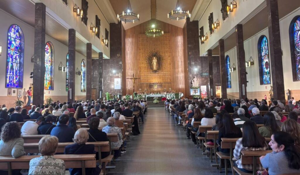 Vista general de la basílica de María Auxiliadora durante la celebración. Foto: Luis Miguel Modino. 