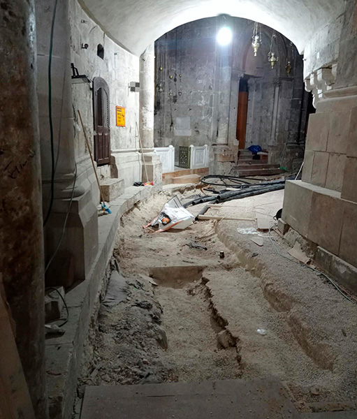 Vista de las excavaciones en torno al edículo del Santo Sepulcro.