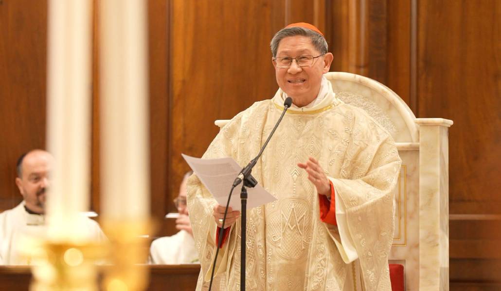 El prelado filipino durante una celebración. Foto: FaceBook cardenal tagle.