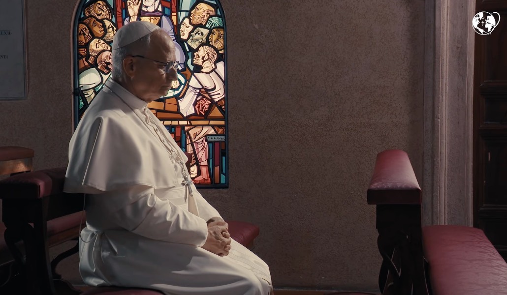 El Papa reza durante el vídeo. Foto: Red Mundial de Oración del Papa.