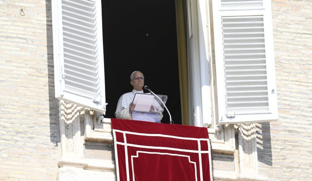 El Papa durante el rezo del ángelus en el día de san Francisco de Asís. Foto: Vatican Media.